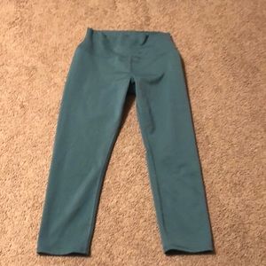 ALO yoga teal capri legging size Medium